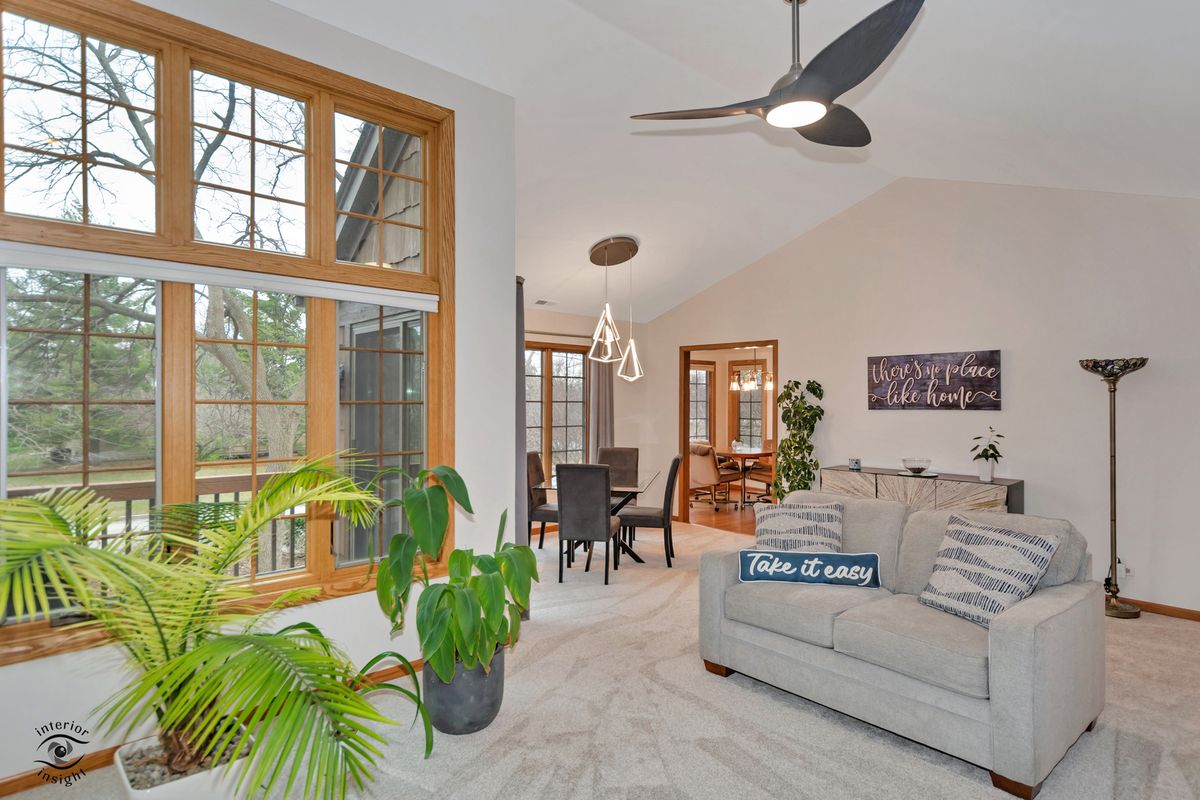1121 Lacebark Court, Darien, IL 60561