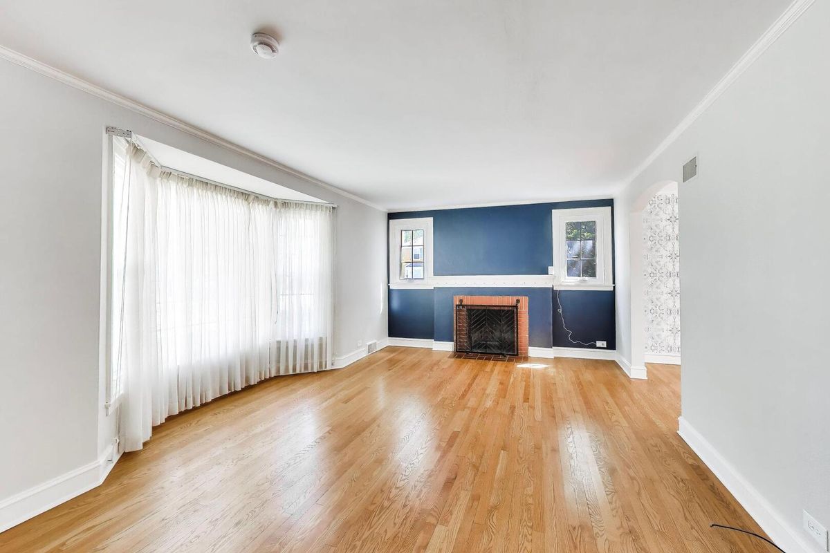5601 Carol Avenue, Morton Grove, IL 60053