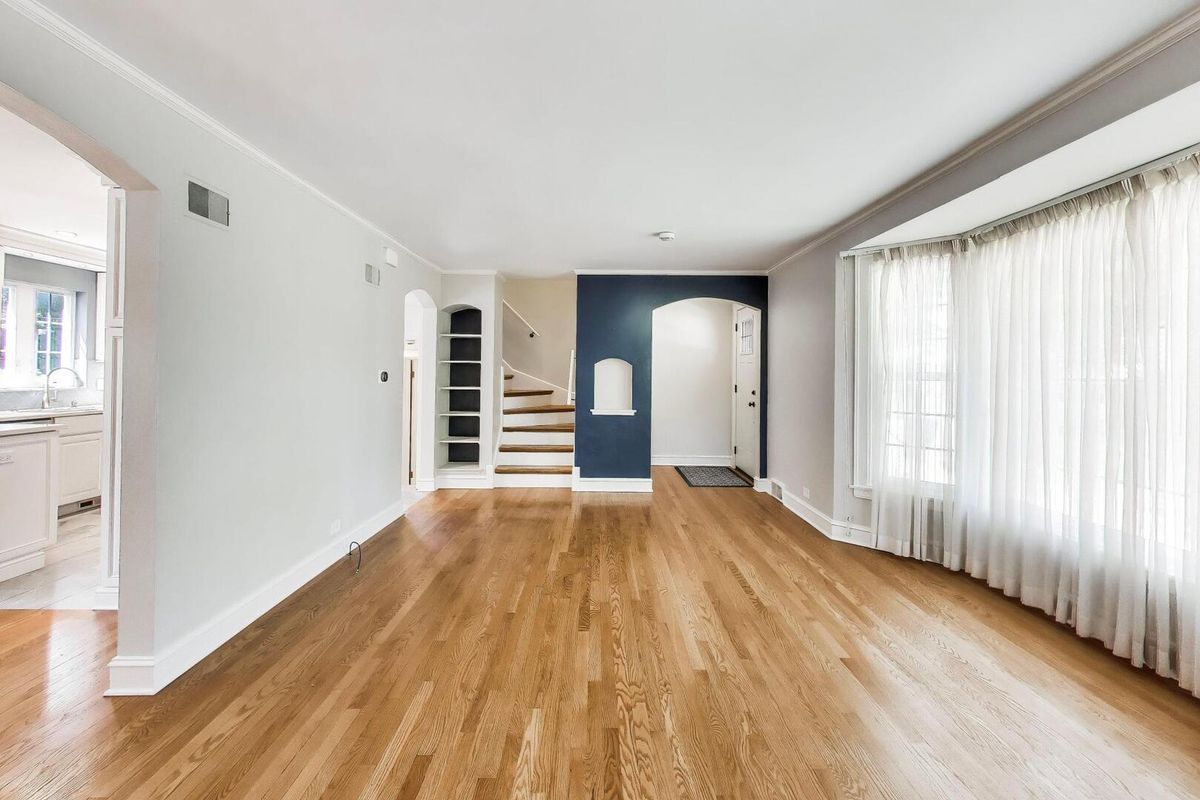 5601 Carol Avenue, Morton Grove, IL 60053