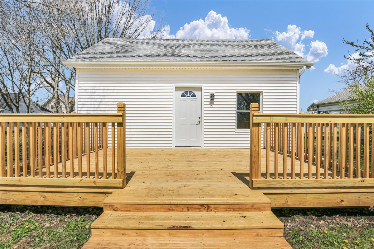 305 Main Street, Ogden, IL 61859