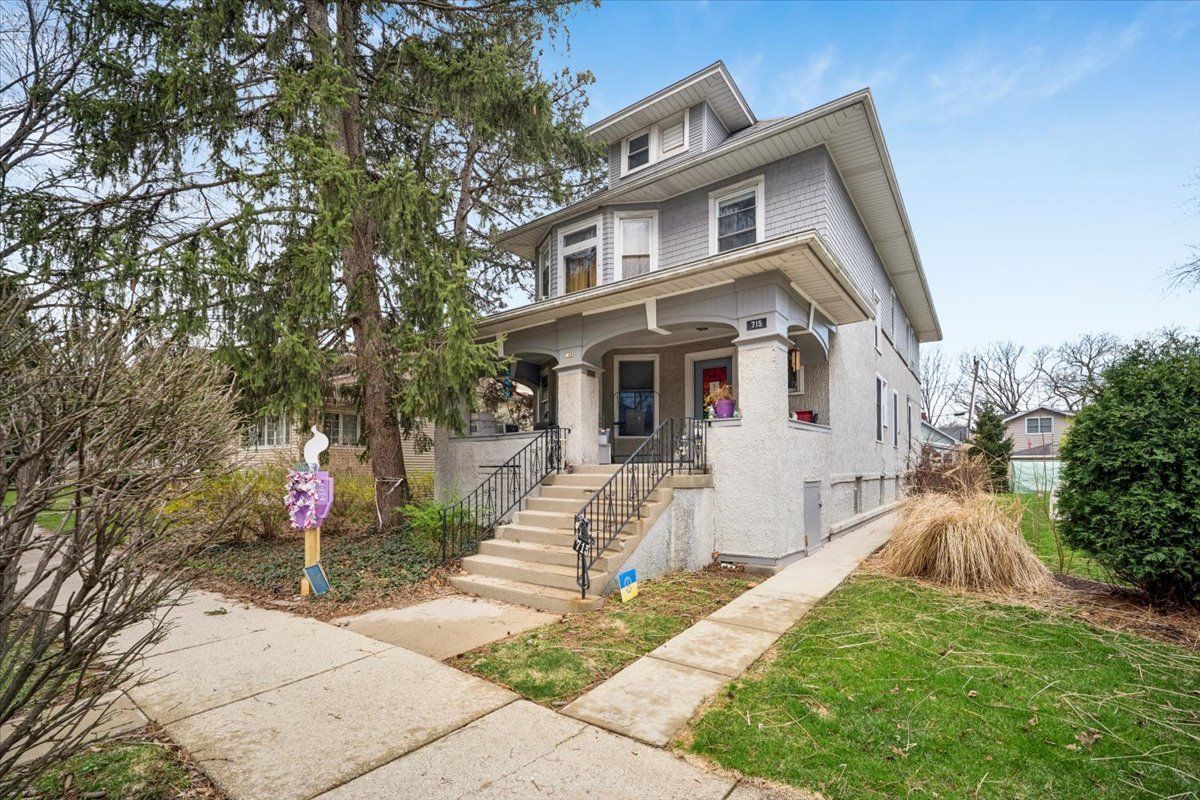 715 Taylor Avenue, Oak Park, IL 60302