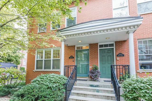 220 W Scott Street #A — Chicago, IL 60610