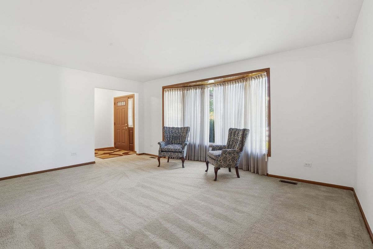 8512 161st Place, Tinley Park, IL 60487