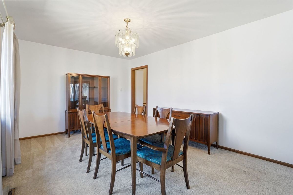 8512 161st Place, Tinley Park, IL 60487