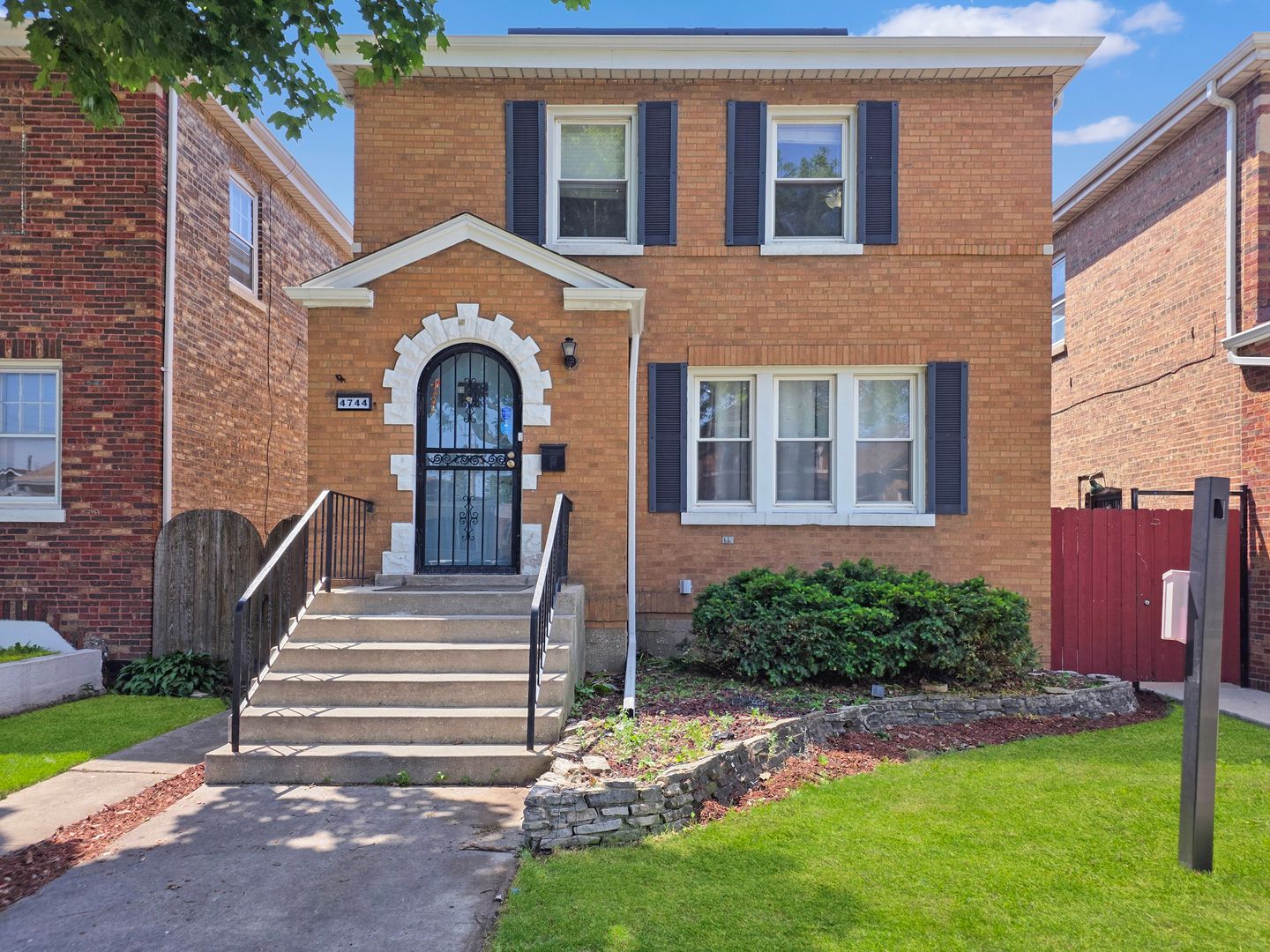 4744 S Hamlin Avenue — Chicago, IL 60632