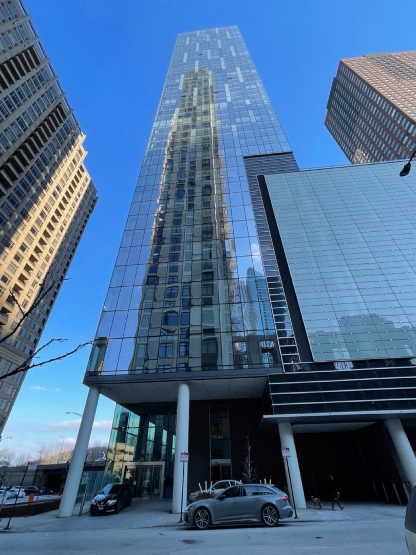 500 N Lake Shore Drive #4011 — Chicago, IL 60611