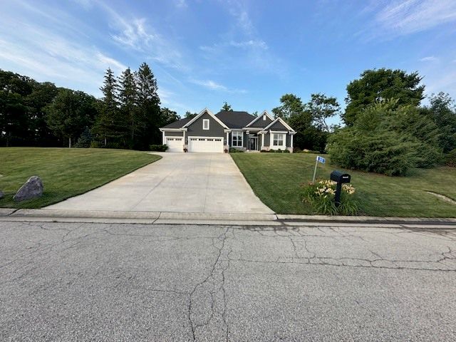 2921 Seven Oaks Court — Kansasville, WI 53139
