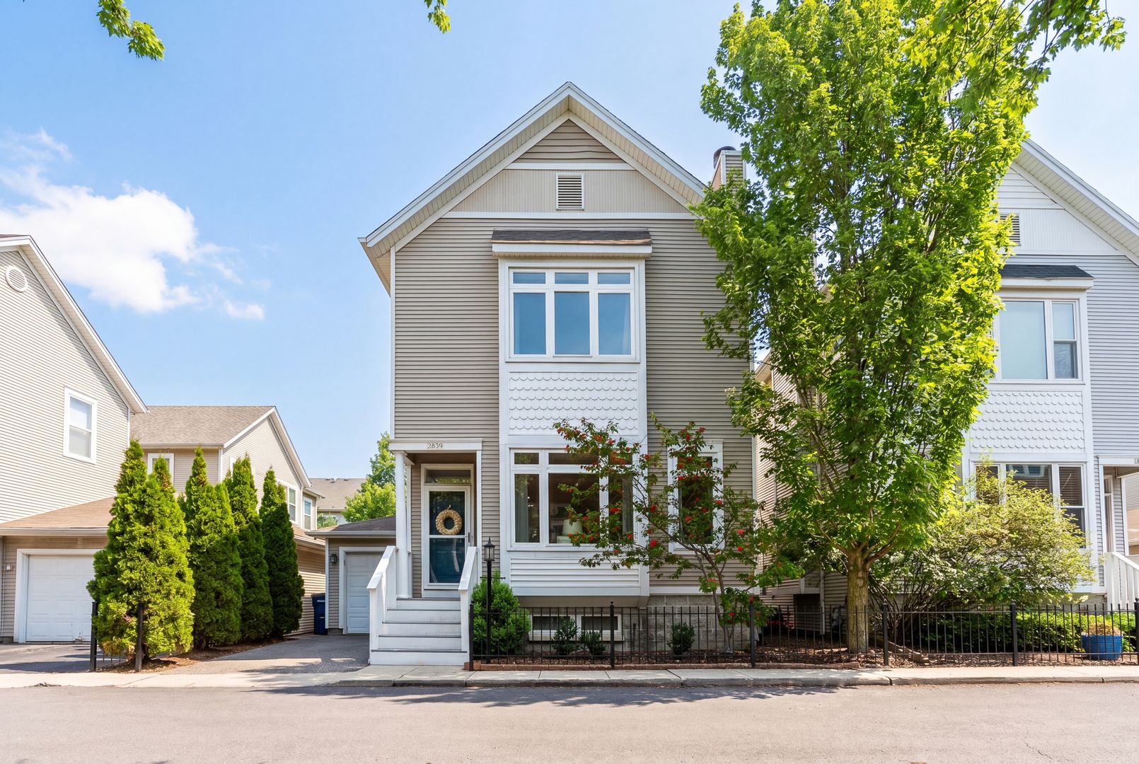 2839 N WOLCOTT Avenue #E — Chicago, IL 60657