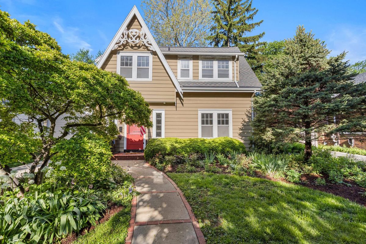 713 Lynn Street, Champaign, IL 61820