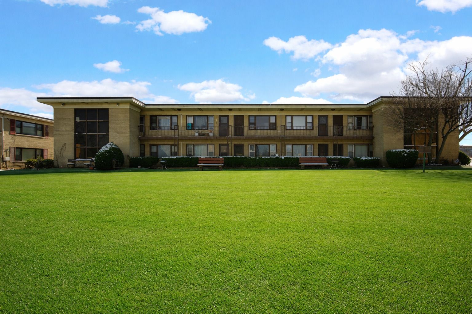 12 King Arthur Court #11 — Northlake, IL 60164