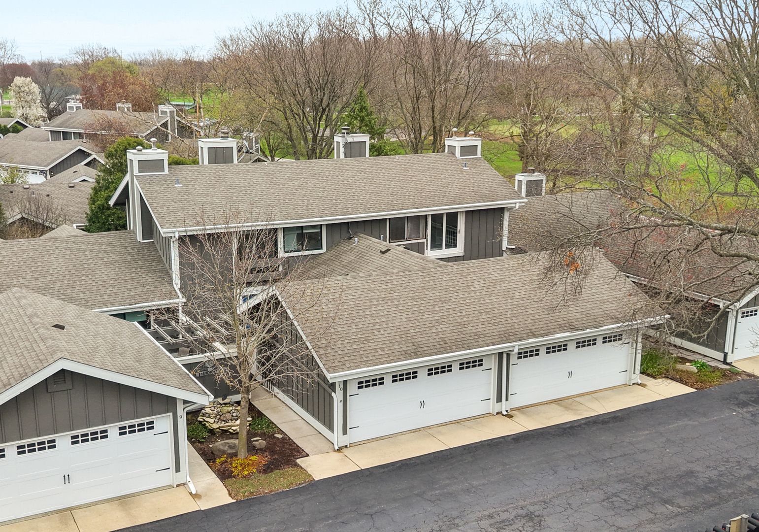10 W Windsor Court — Sugar Grove, IL 60554