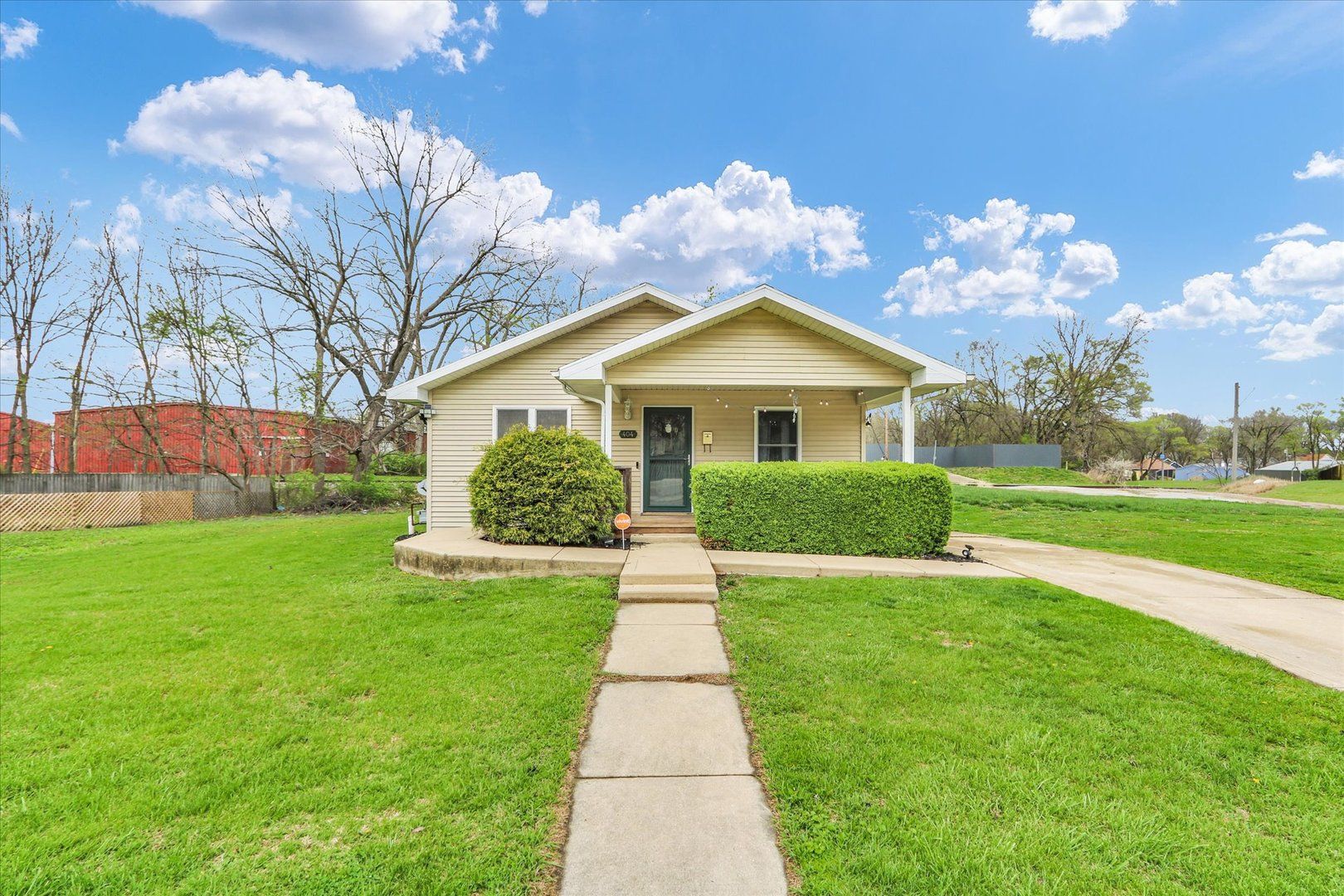404 W Maple Street — Champaign, IL 61820