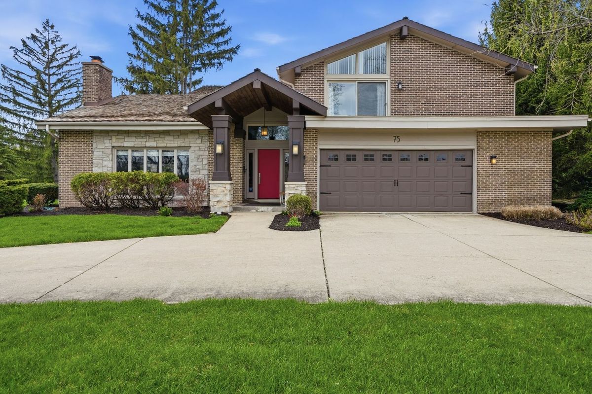 75 REGENT Drive, Oak Brook, IL 60523