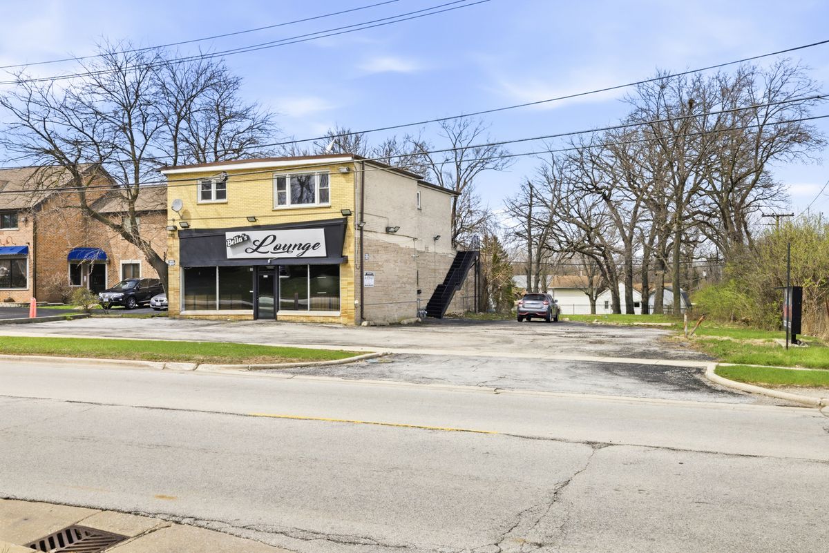 8216 S Archer Avenue, Willow Springs, IL 60480