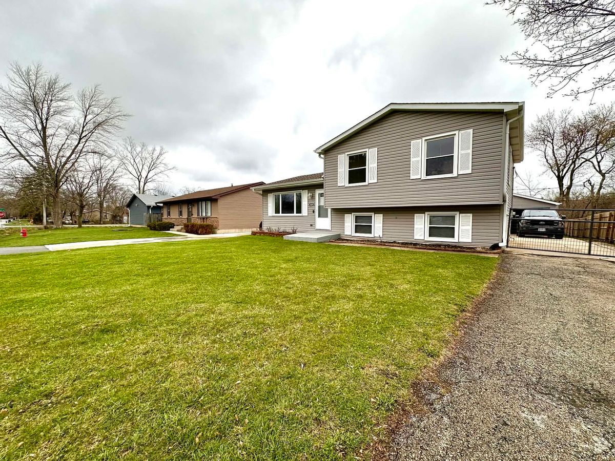 38093 Cornell Road, Beach Park, IL 60087