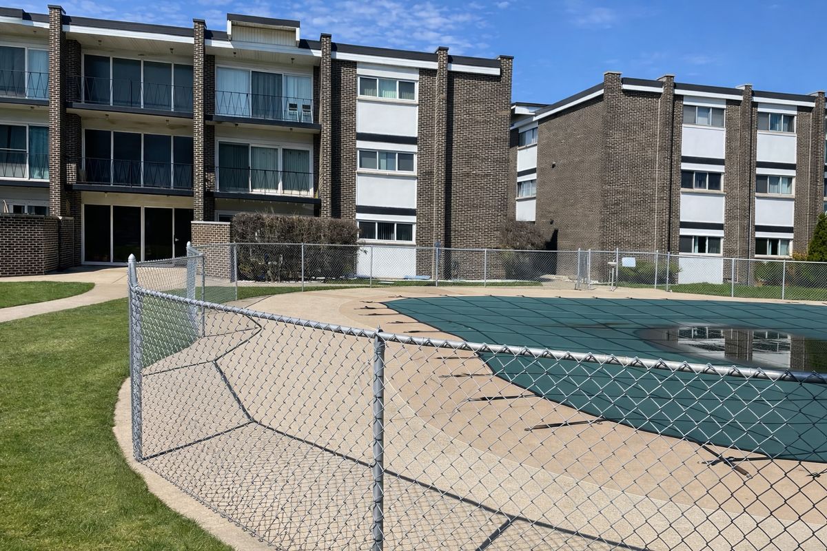 10109 Cherry Parkway, Skokie, IL 60076