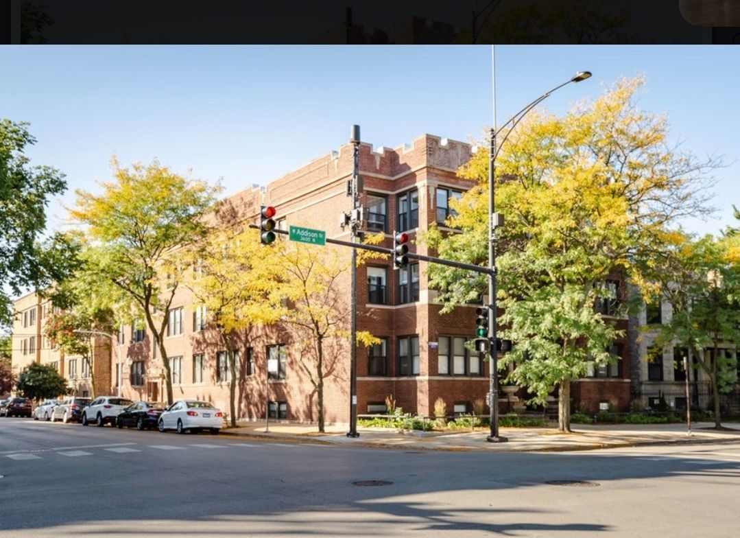 3550 Racine Avenue, Chicago, IL 60657