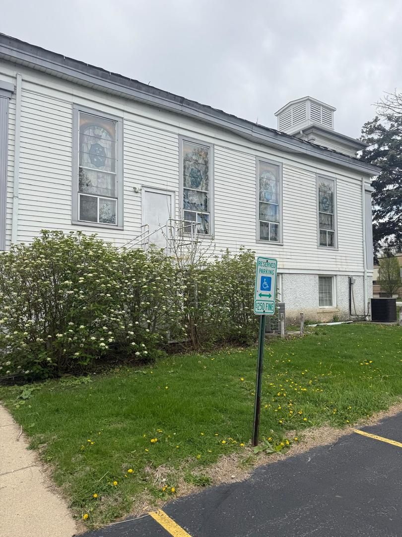 23913 W Lockport Street — Plainfield, IL 60544