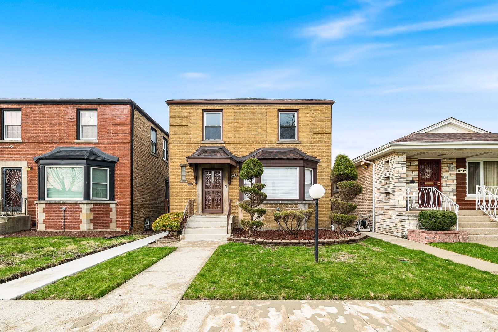 10615 S Emerald Avenue — Chicago, IL 60628