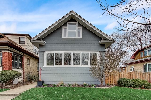 831 Hayes Avenue — Oak Park, IL 60302