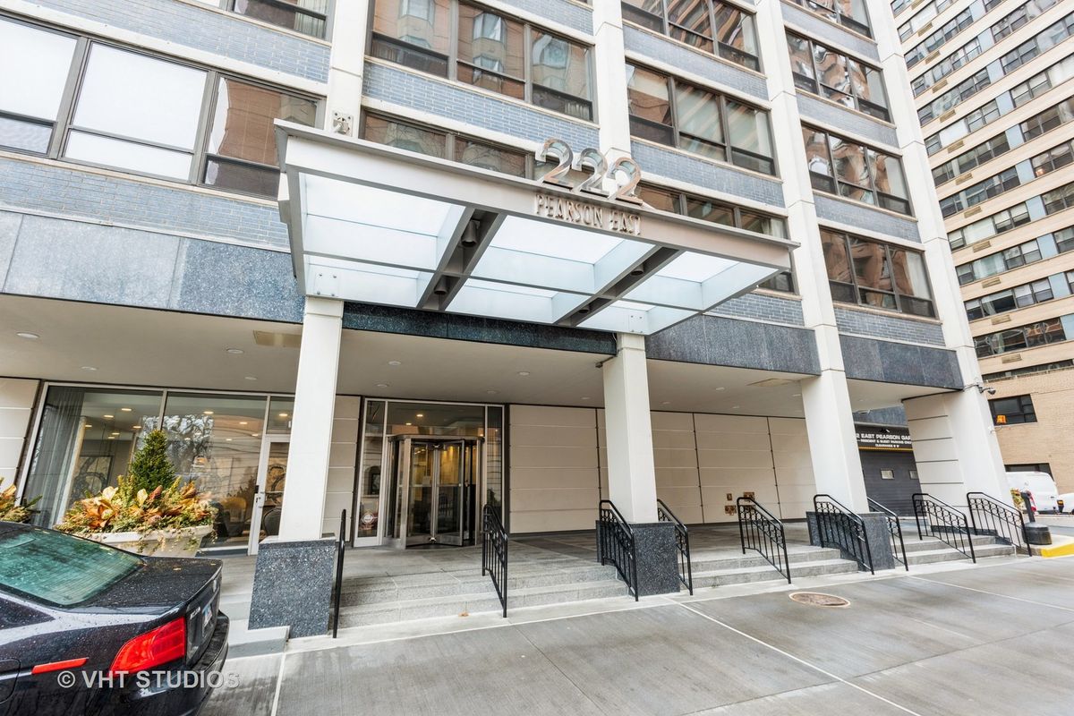 222 Pearson Street, Chicago, IL 60611