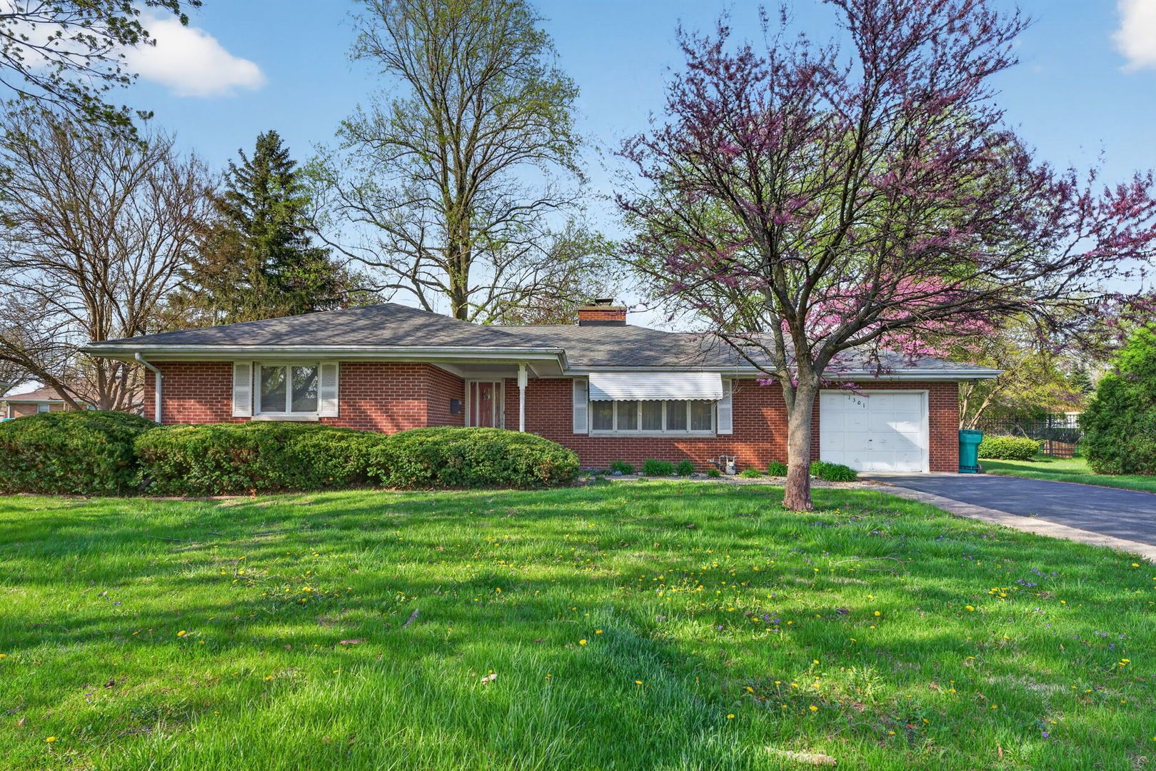 1301 Sherwood Place — Joliet, IL 60435