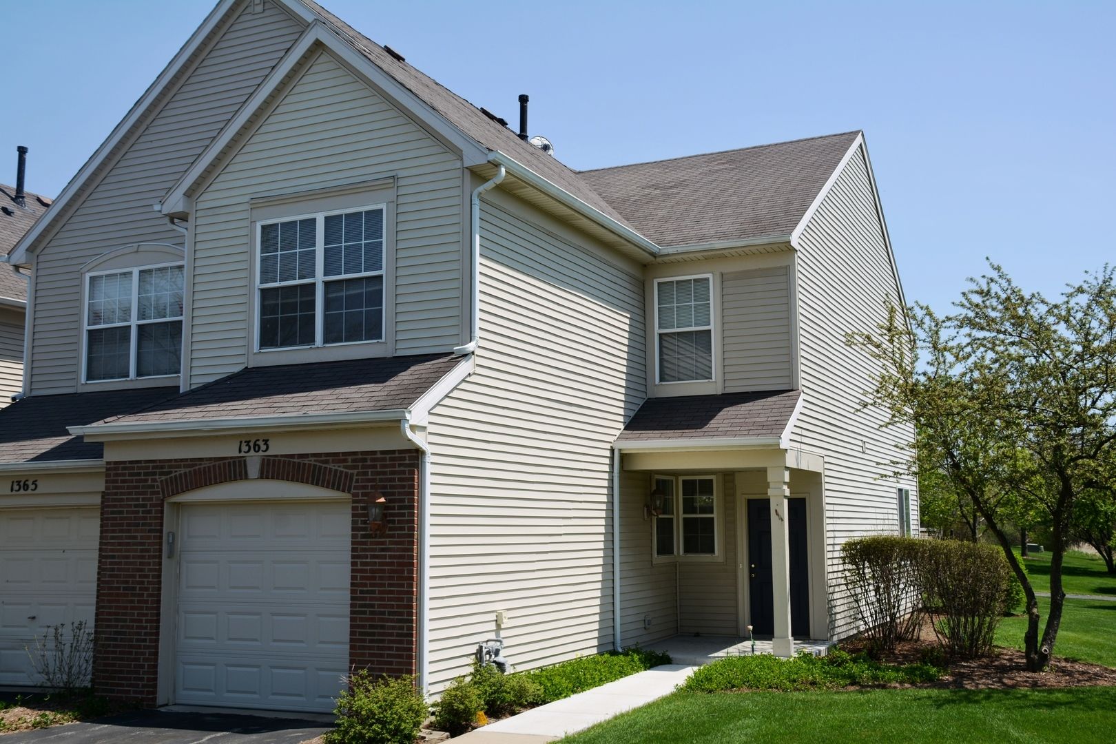 1363 Longchamps Court — Grayslake, IL 60030