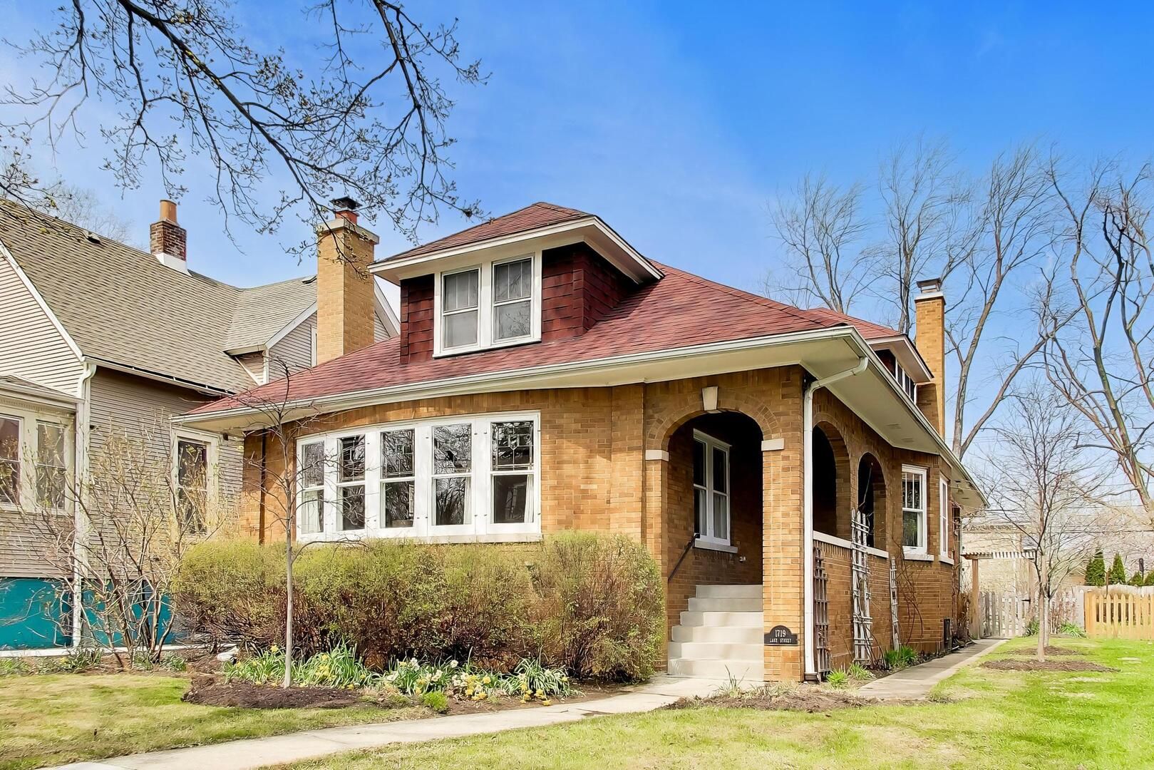 1719 Lake Street — Evanston, IL 60201