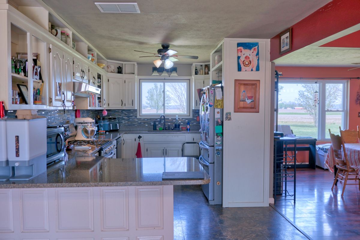 3992 Neunert Road, Jacob, IL 62950