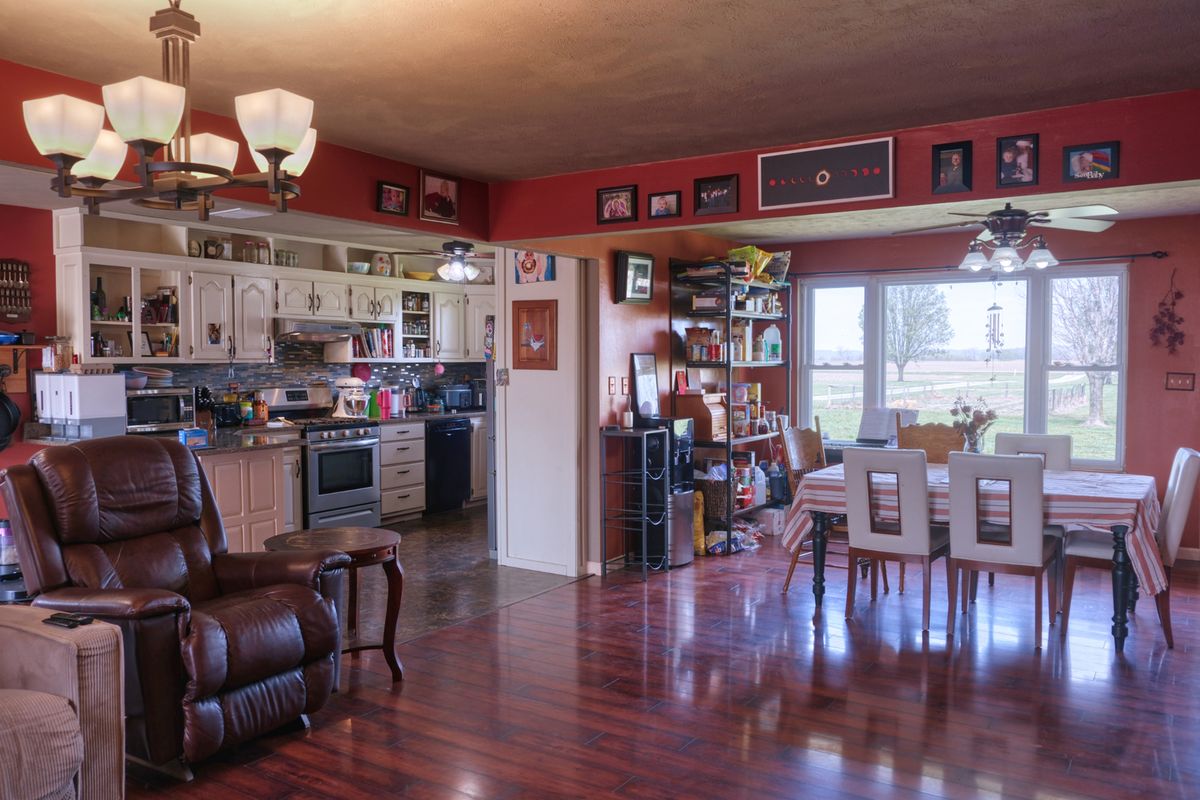 3992 Neunert Road, Jacob, IL 62950