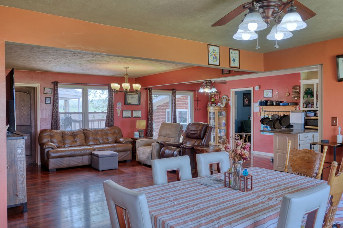 3992 Neunert Road, Jacob, IL 62950