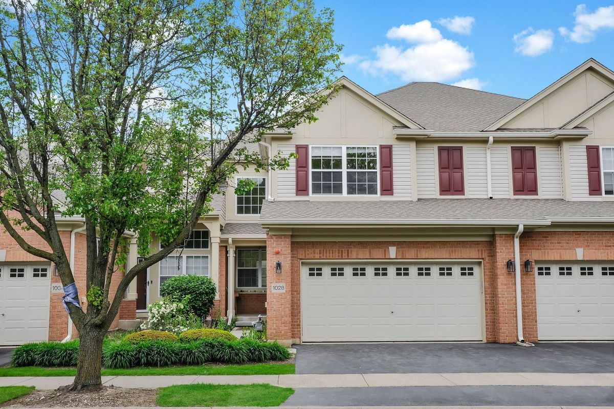 1028 Orchard Pond Court, Lake Zurich, IL 60047
