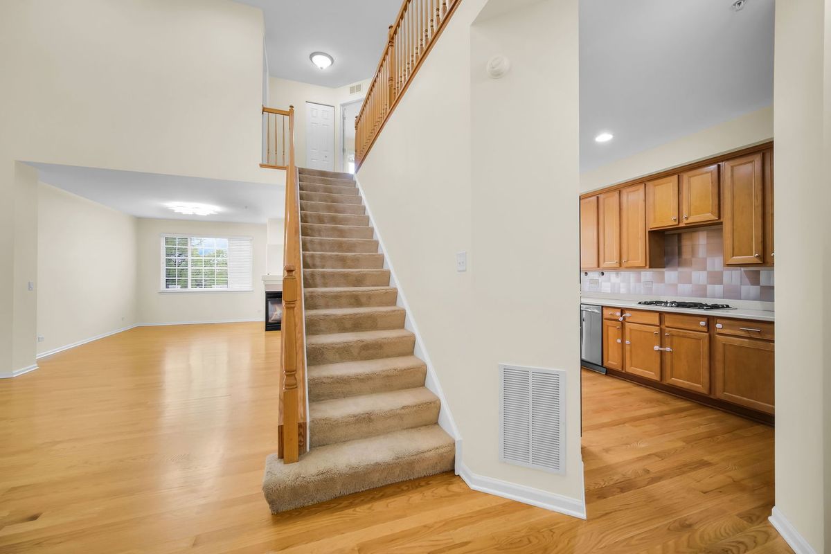 1028 Orchard Pond Court, Lake Zurich, IL 60047
