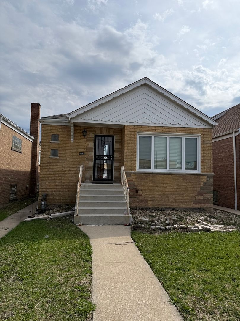 3909 W 71st Street — Chicago, IL 60629