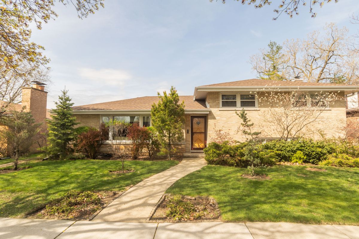 7650 Kenton Avenue, Skokie, IL 60076