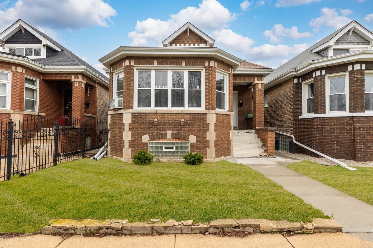 6455 California Avenue, Chicago, IL 60629