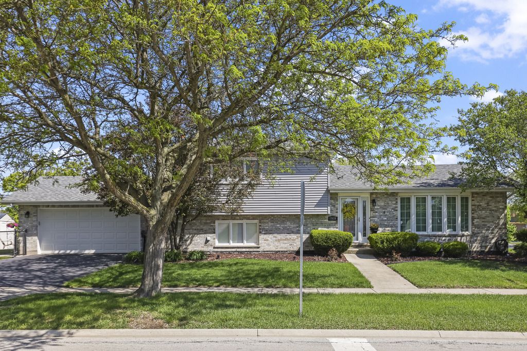 17028 Redwood Court, Orland Hills, IL 60487