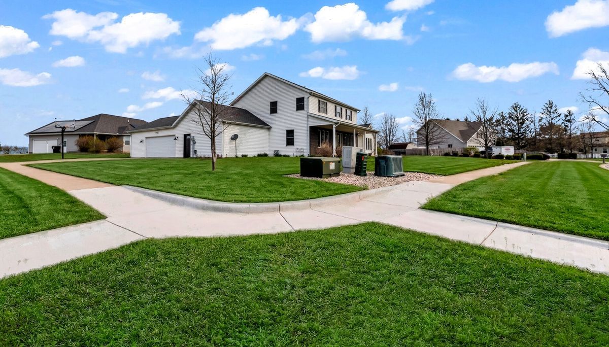 410 W Sangamon Street, Fisher, IL 61843