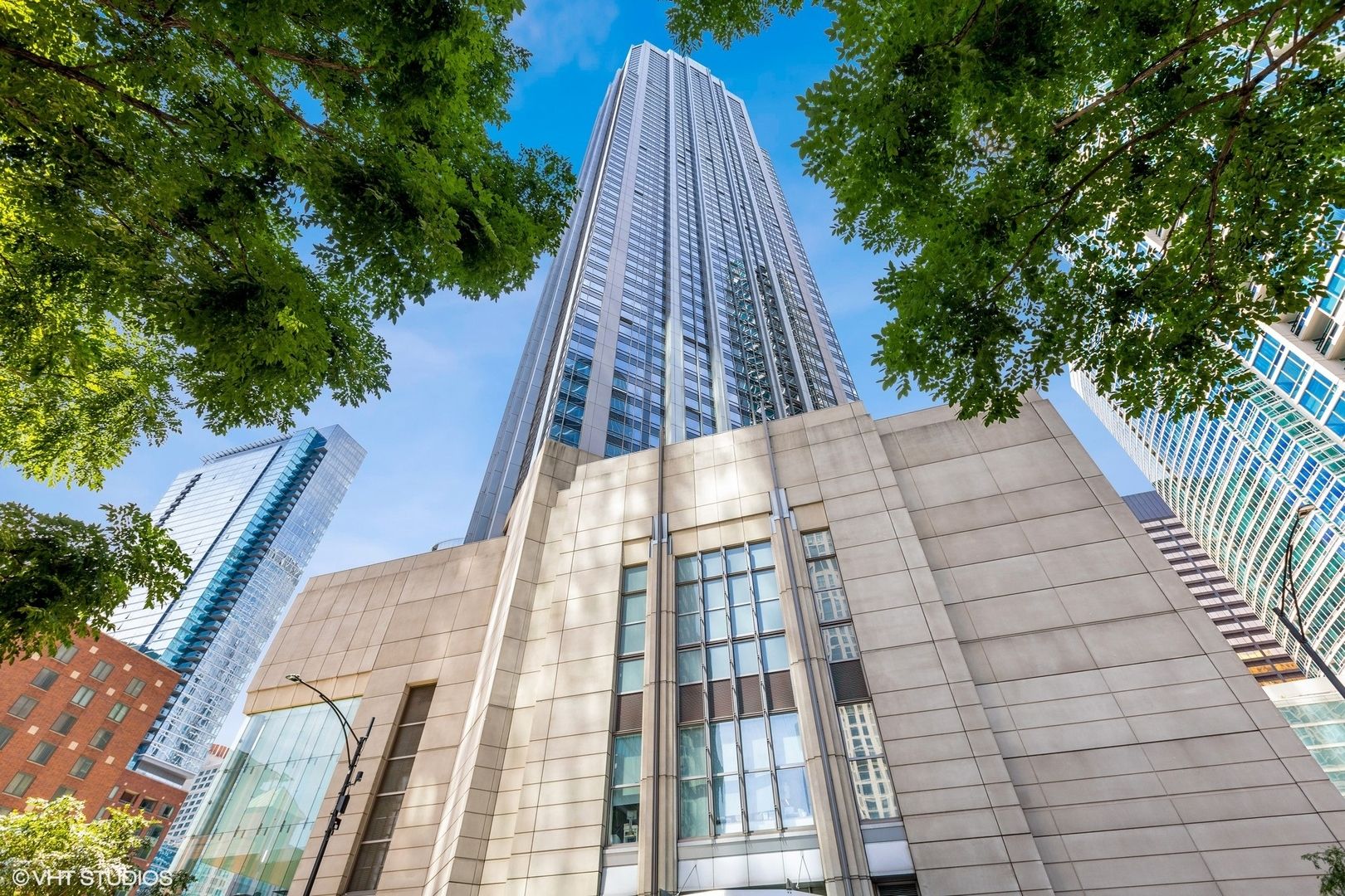 512 N MCCLURG Court #2204 — Chicago, IL 60611