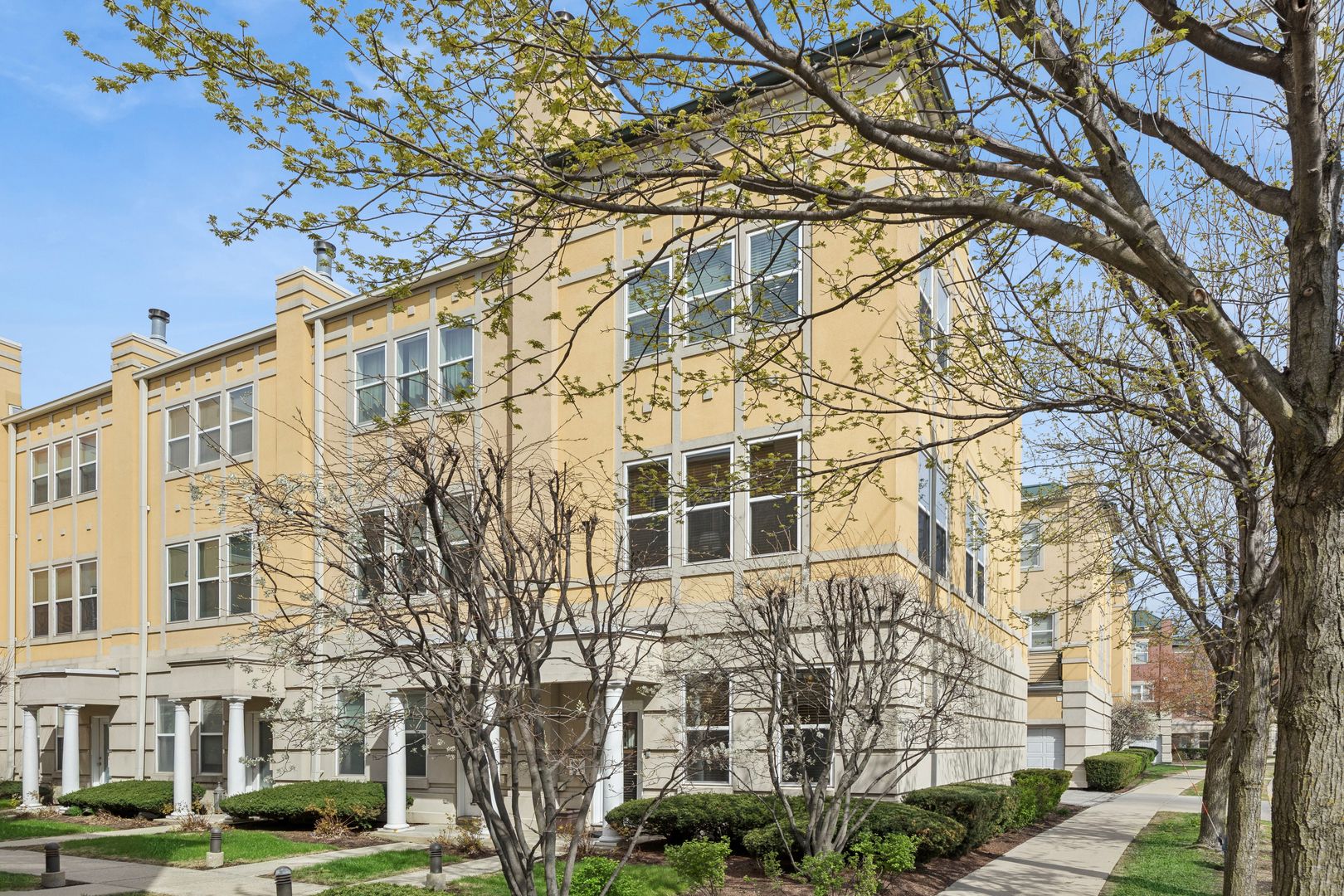 7531 Brown Avenue #J — Forest Park, IL 60130