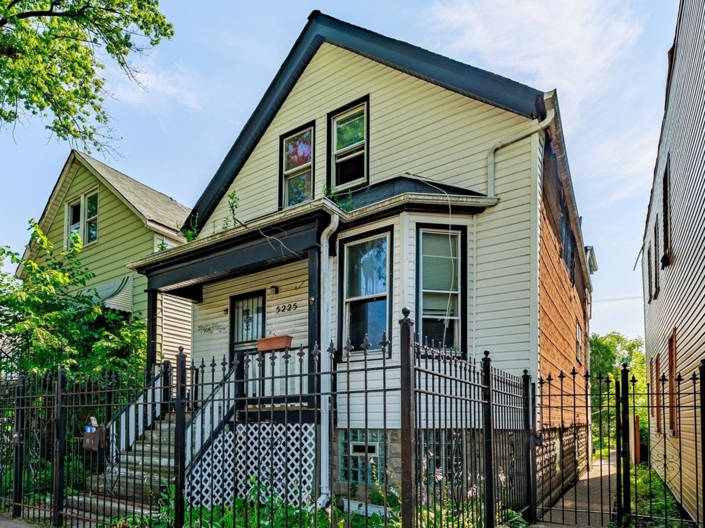 5225 Wood Street — Chicago, IL 60609