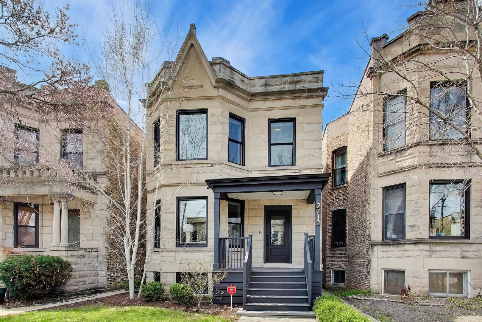 2712 N Francisco Avenue — Chicago, IL 60647