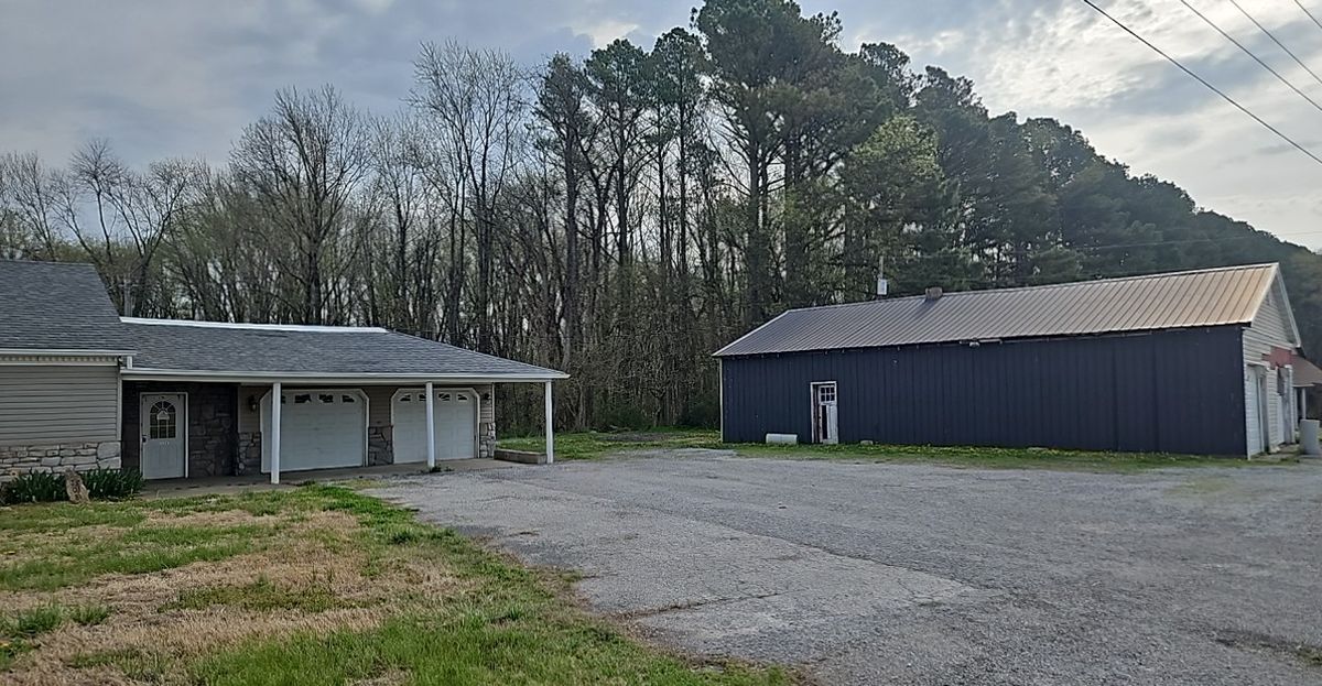 1208 E Randolph Street, Mcleansboro, IL 62859