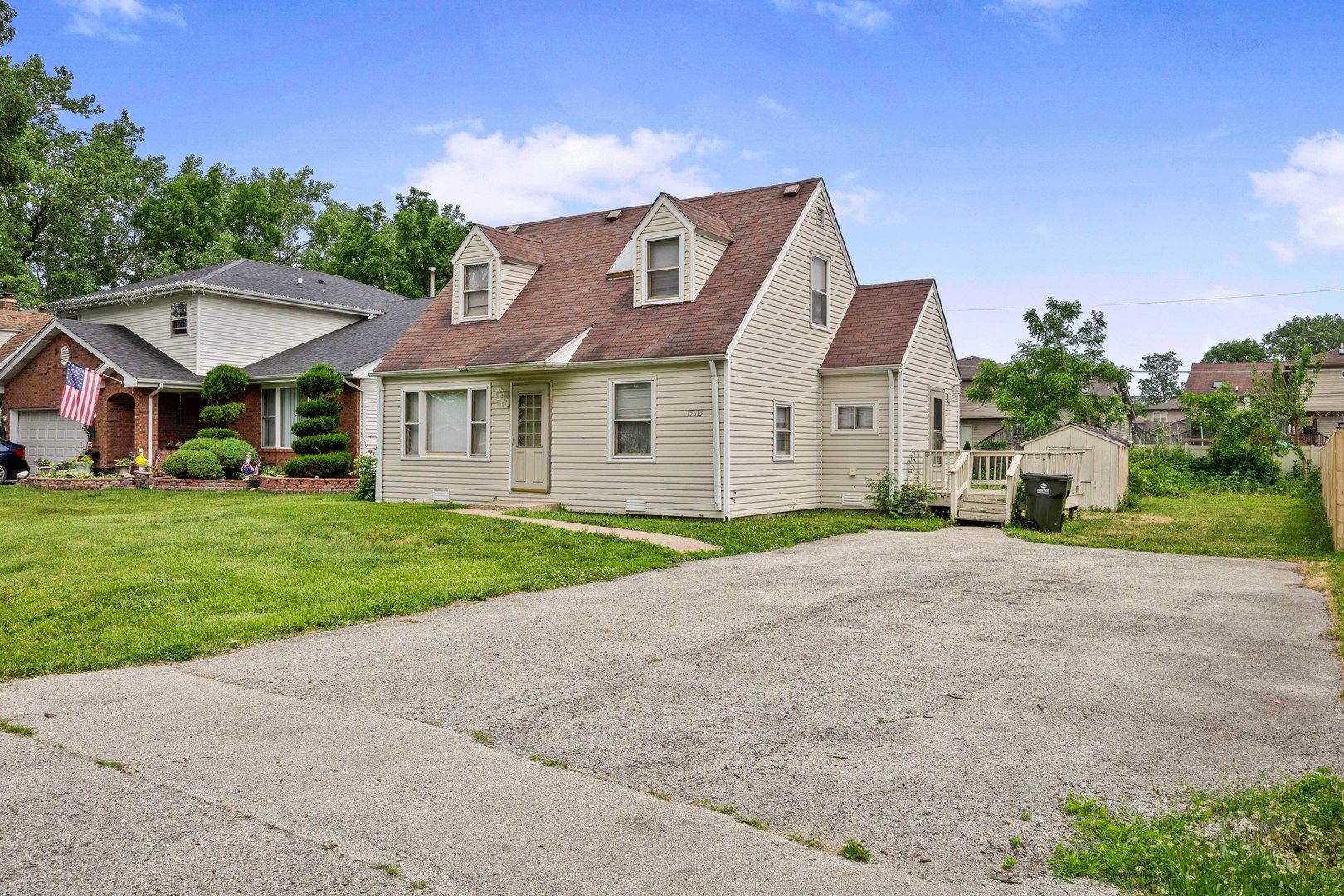 15613 S Homan Avenue — Markham, IL 60428