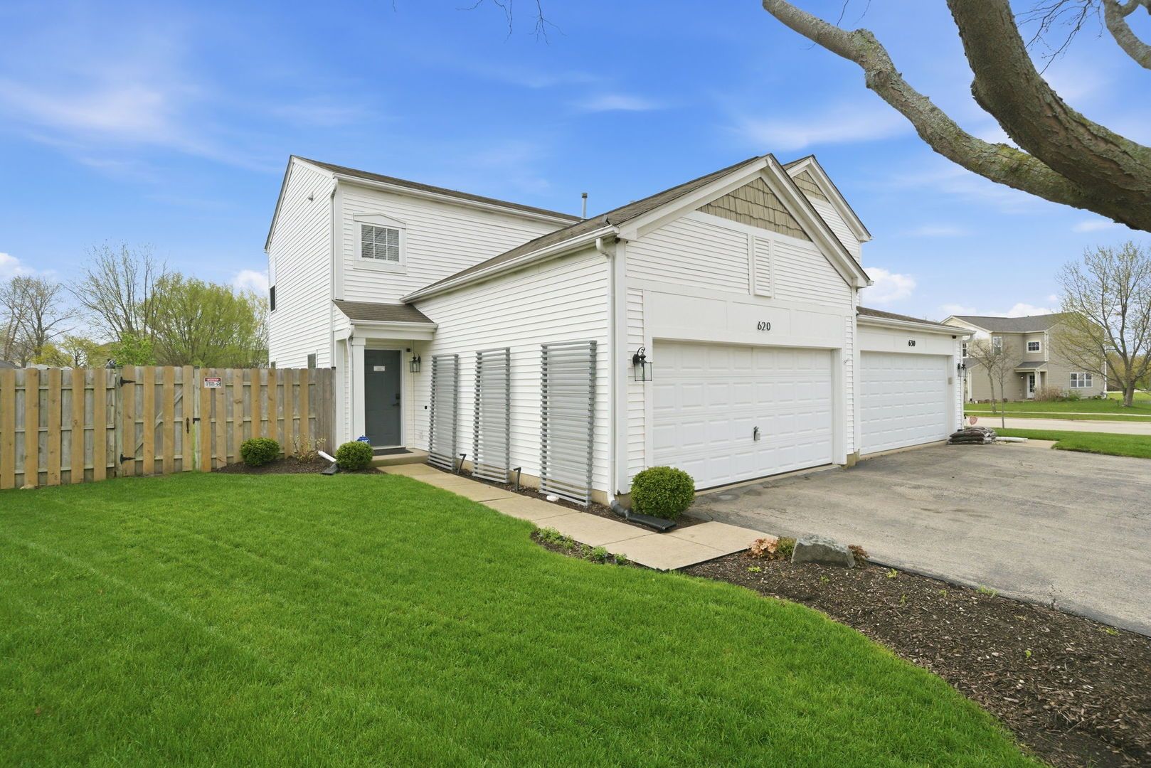 620 Wedgewood Circle — Lake In The Hills, IL 60156