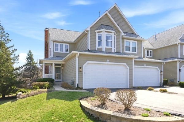 200 Tanglewood Drive — Glen Ellyn, IL 60137