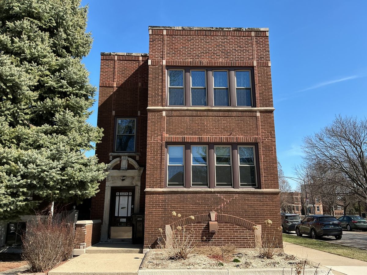 3659 Seeley Avenue, Chicago, IL 60609