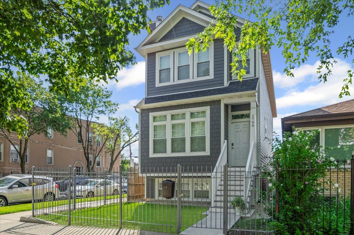 1700 N Harding Avenue — Chicago, IL 60647