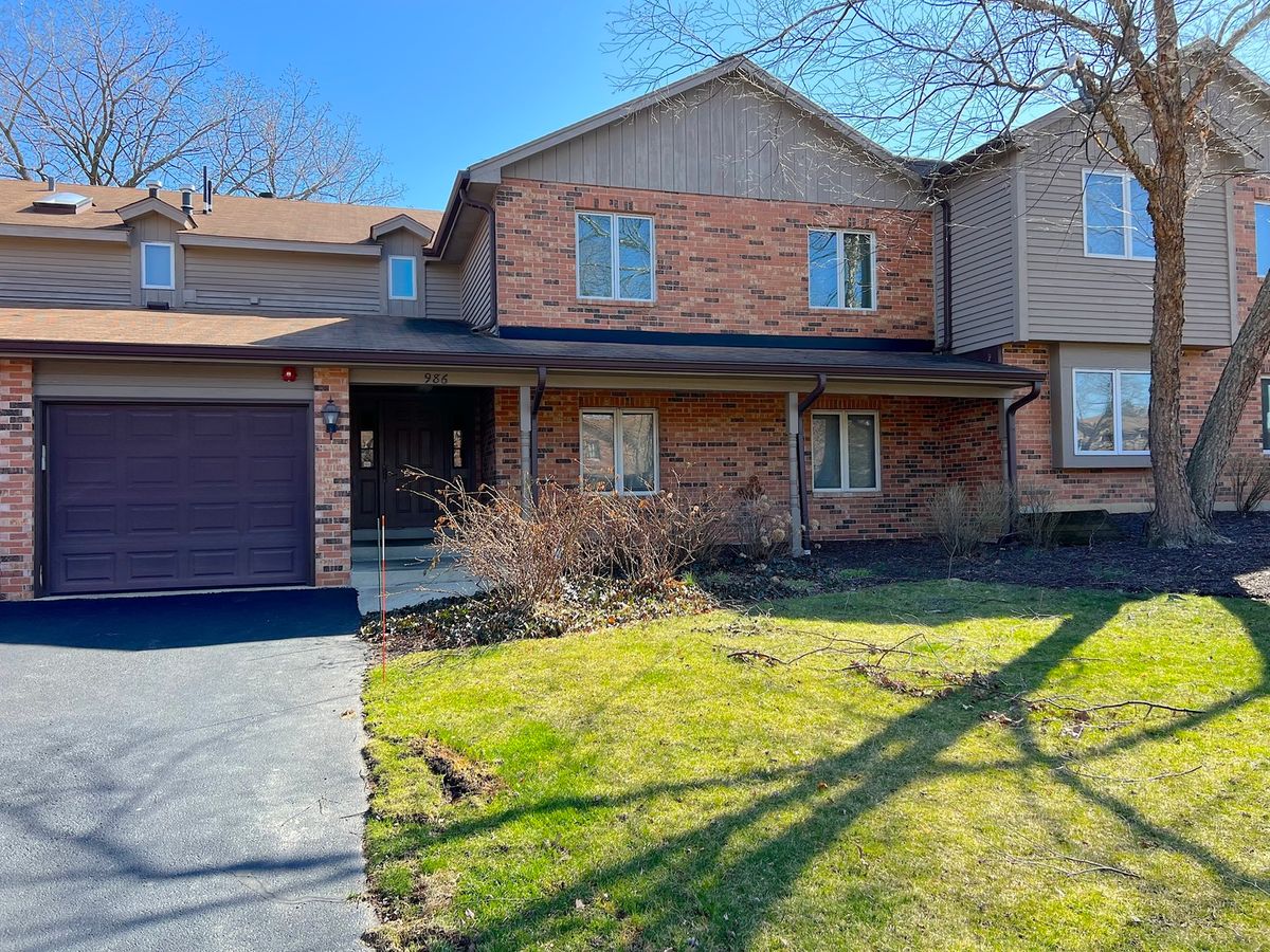 986 West Court, Naperville, IL 60563