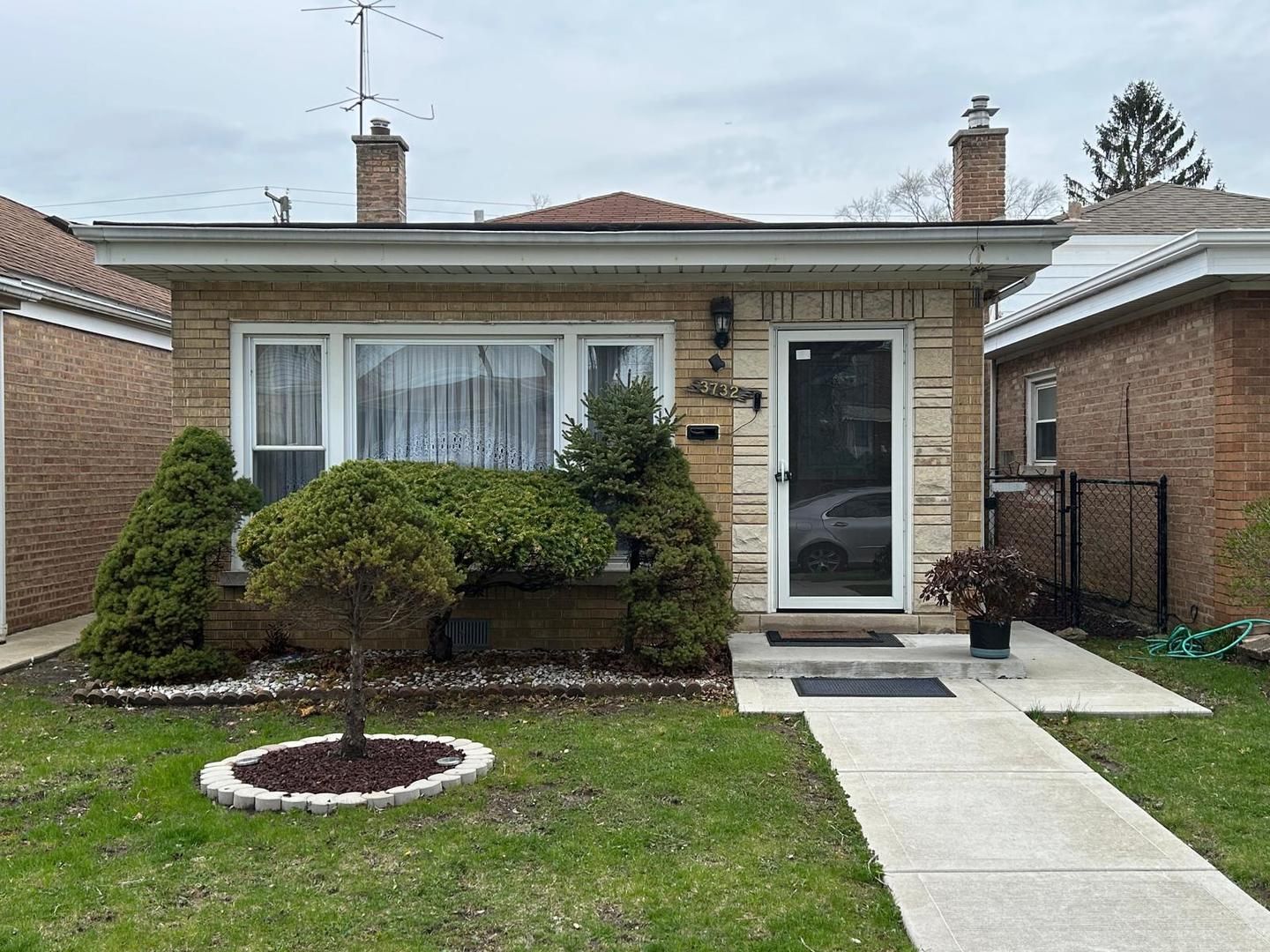 3732 S 53rd Avenue — Cicero, IL 60804